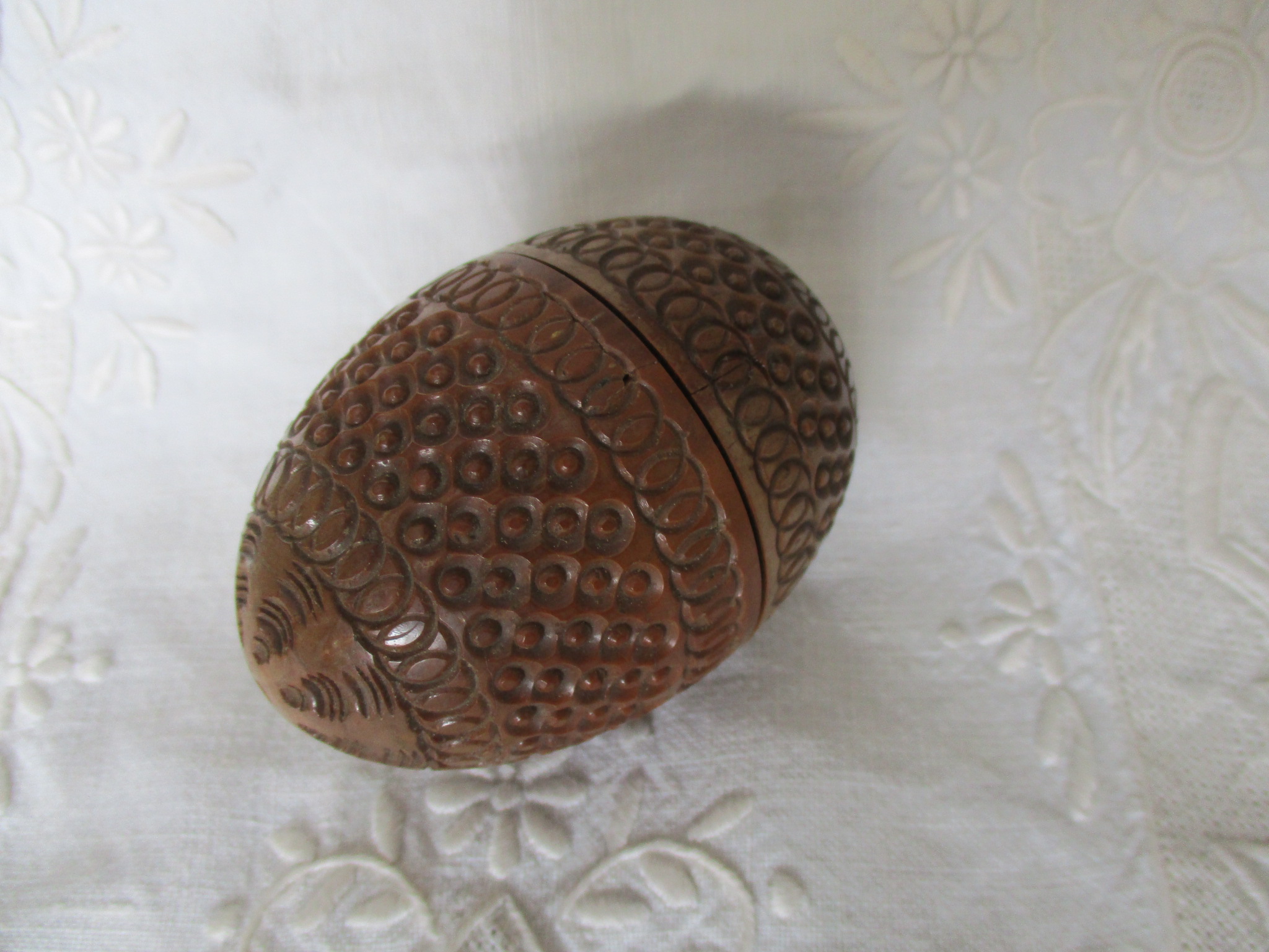 BEAUTIFUL Victorian Carved Thimble Case Darning Egg Sewing Case Coquil – A  Vintage shop